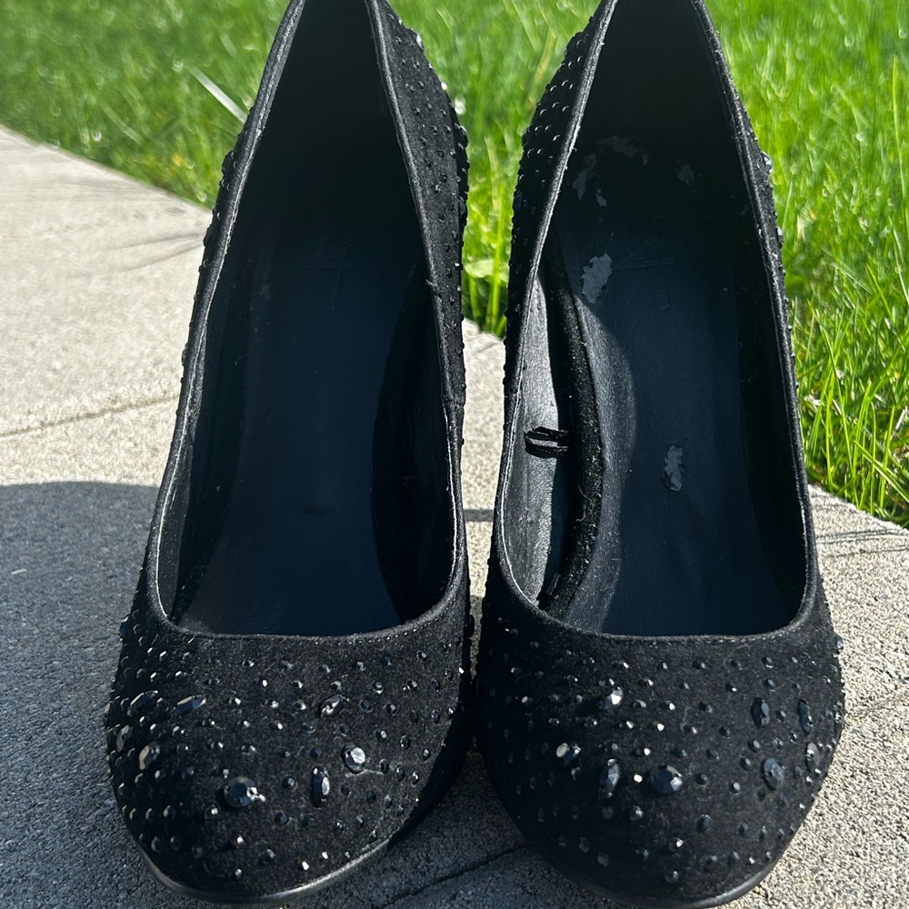 Elegant Black Sequin Stiletto Heels - Picture 4 of 6